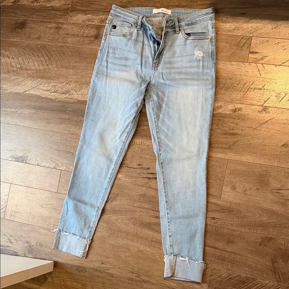 KanCan Light Wash Cropped Ankle Jeans with Frayed Hem